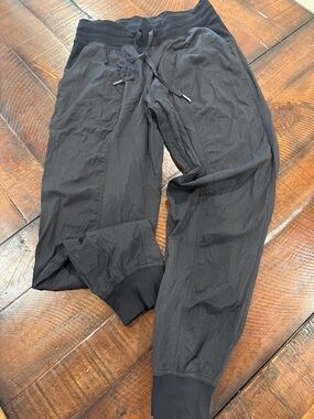 Lululemon Dance Studio Joggers - Black great condition, no flaws. Size 6